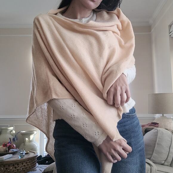 Hannah Rose Cashmere Cape Poncho Beige - Picture 2 of 4